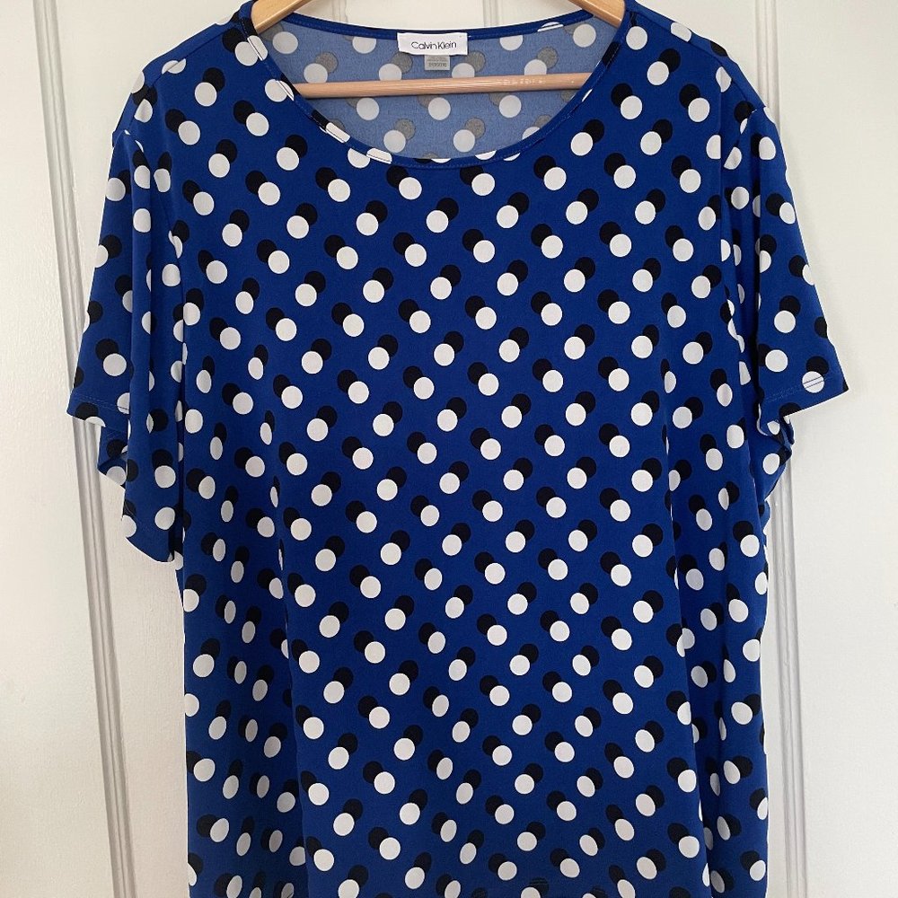 CALVIN KLEIN - ROYAL BLUE - BLACK AND WHITE POLKA DOT TOP -EXCELLENT CONDITION
